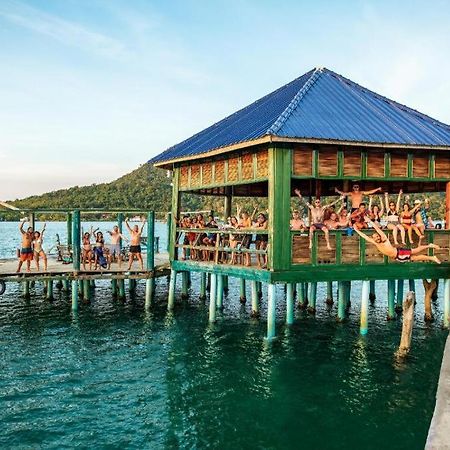 הוסטל קו רונג סנלואם Mad Monkey Koh Rong Samloem מראה חיצוני תמונה